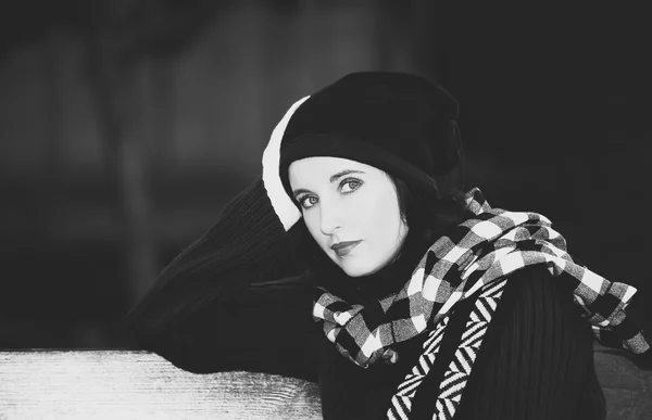 Beautiful young woman winter portrait. — Stock Photo, Image