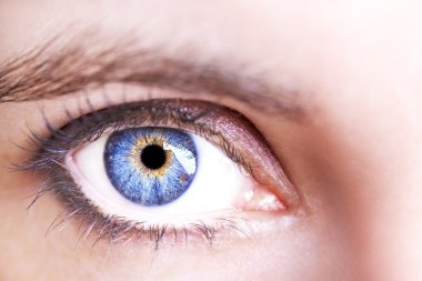 Güzel yorum içeren görünüm mavi kadının gözleri