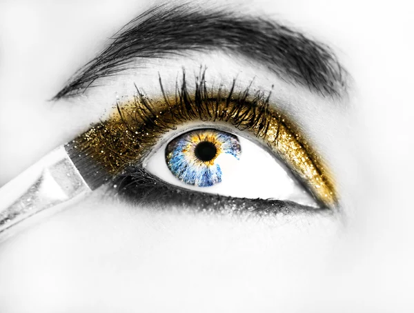 Oog make-up. Mooie ogen Glitter Make-up. Vakantie make-up detail — Stockfoto