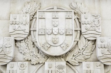 Portekiz kalkan taş oyma