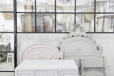 Boyanmamış mobilya sanat