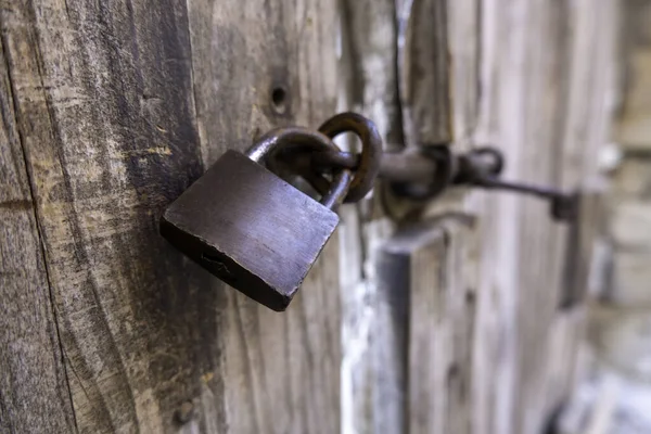 Dettaglio Sicurezza Protezione Una Vecchia Porta Legno — Foto Stock