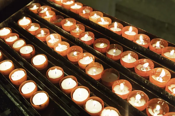 Velas de cera encendidas — Foto de Stock