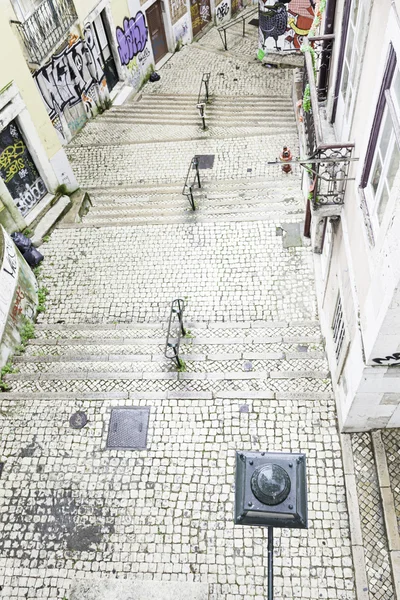 Escaleras en el barrio de Alfama, Lisboa —  Fotos de Stock