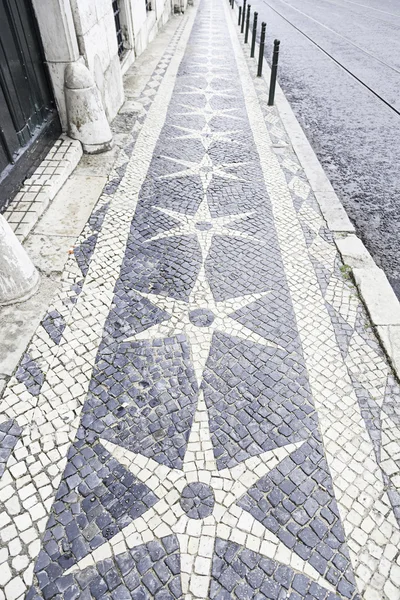 リスボンの典型的な石造りの床 — ストック写真
