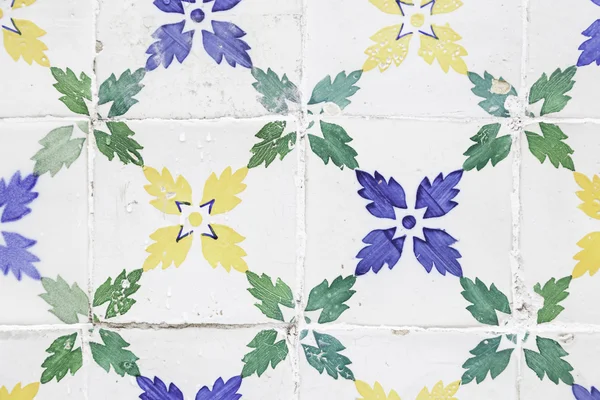 Típicos azulejos antiguos de Lisboa — Foto de Stock