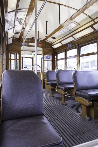 Interno di un tram a Lisbona — Foto Stock