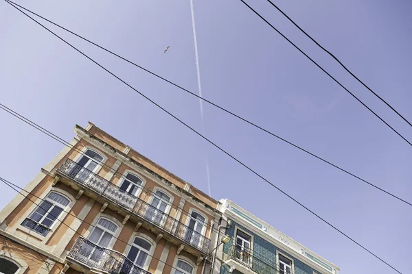 Lizbon tipik cephe karosu — Stok fotoğraf