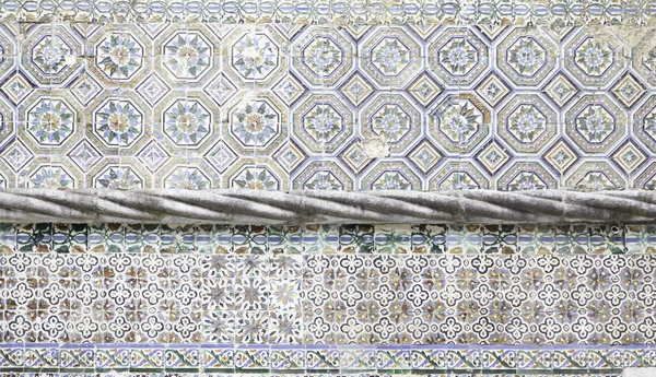 Wall tiles with typical old Lisbon — Stock Photo, Image