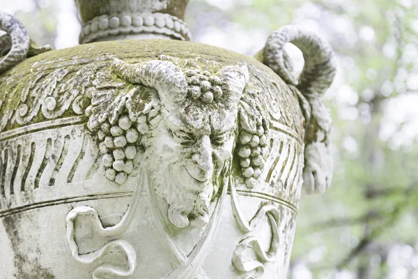 Vase mit Detail einer Ziege — Stockfoto