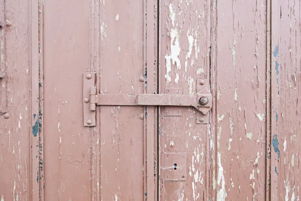 Oude houten deur en beschadigde — Stockfoto