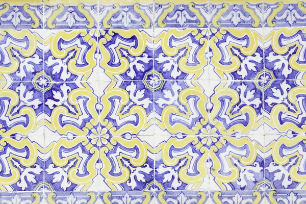 Wall tiles with typical old Lisbon — Stock Photo, Image