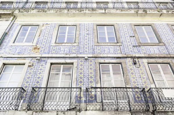 Típico azulejo de fachada en Lisboa —  Fotos de Stock