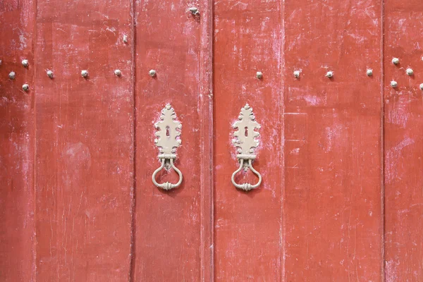 Porta rossa decorata — Foto Stock
