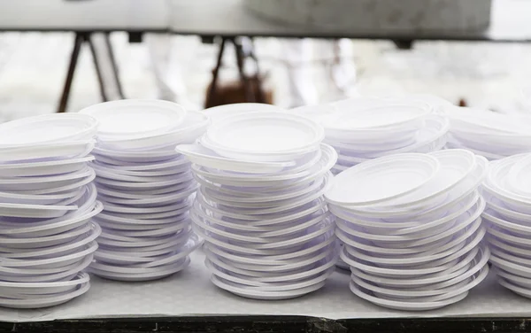 Parti için Plastik tabaklar — Stok fotoğraf