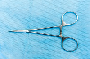 Çelik eğri forseps