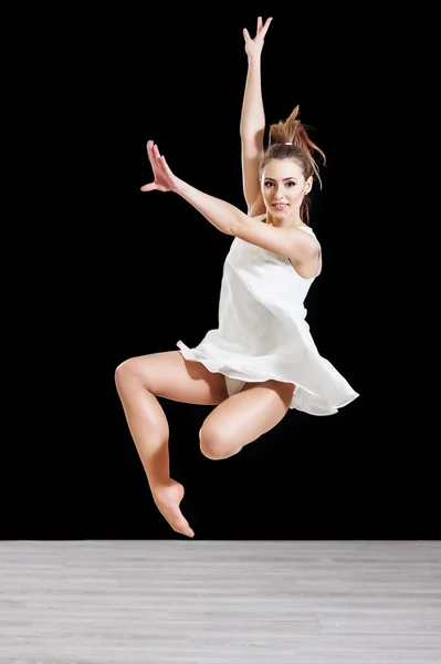 Danser opleiding in dansstudio — Stockfoto