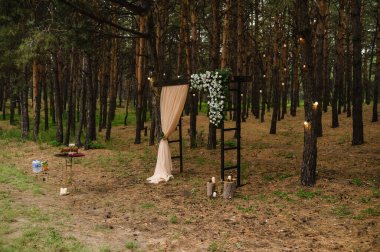 Çıkış töreni için düğün kemeri