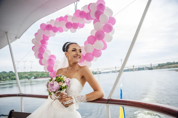 Bride with wedding bouquet. — Stock Photo, Image