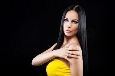 Esmer güzel portre