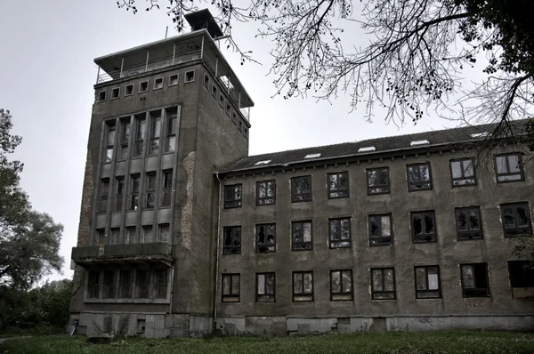 Faculdade Naval abandonada em Wustrow, na Alemanha — Fotografia de Stock