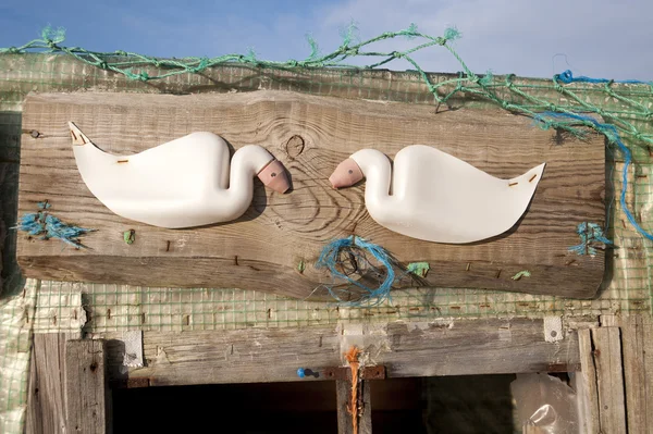 Strandhütte aus Treibgut — Stockfoto