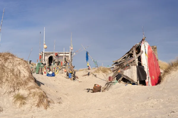 Strand Hut gemaakt van Flotsam — Stockfoto