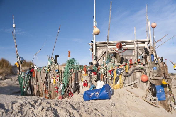 Strand Hut gemaakt van Flotsam — Stockfoto