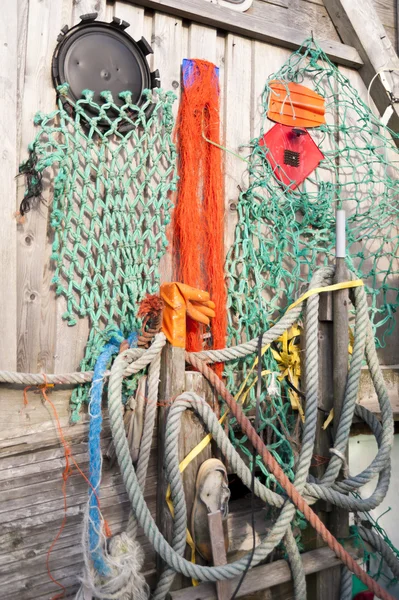 Domek na plaży z Flotsam — Zdjęcie stockowe