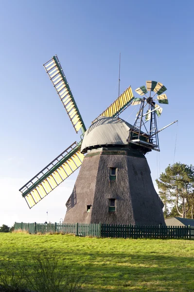 Molino de viento en Amrum en Alemania — Foto de Stock