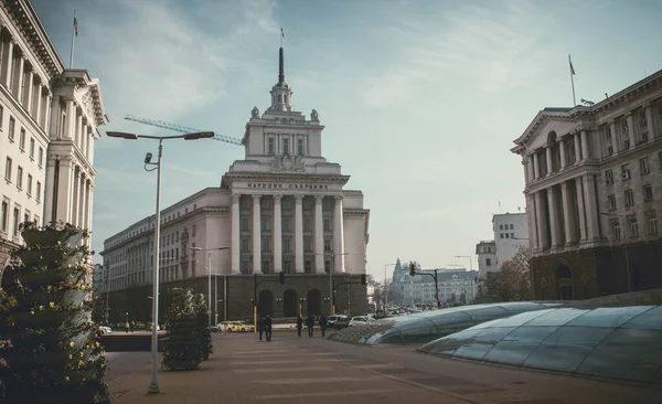 Vista sobre el edificio de la Asamblea Nacional en Sofía en el día, Bulgaria — Foto de Stock