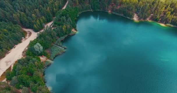 Lot nad jeziorami niebieski — Wideo stockowe