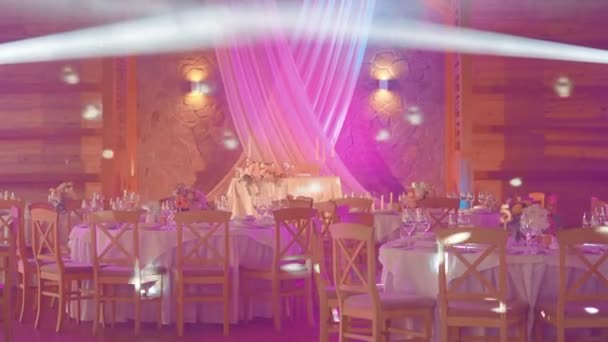 Розкішне весілля з диско-кульковими вогнями — стокове відео