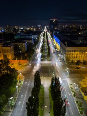 Kyiv şehir merkezindeki Gece Yolu..