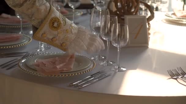 Table servant sur banquet de mariage — Video