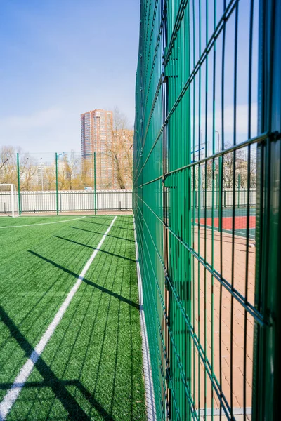Yeni futbol sahası ve ızgara