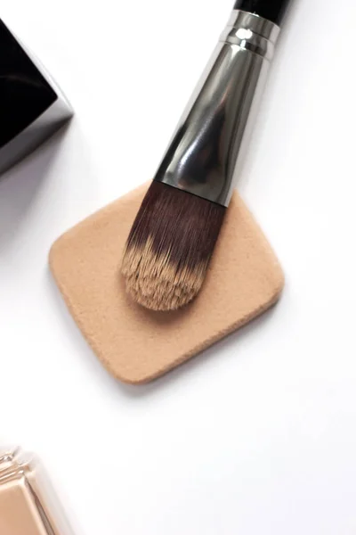 Make Foundation Solliciteren Met Brush Beauty Sponge Concept Van Het — Stockfoto