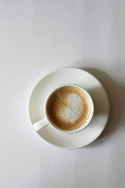 Overhead Cappuccino Dengan Latte Art Terisolasi White Background Coffee Top — Stok Foto