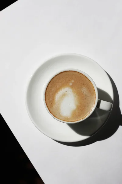 Cup Coffee Served White Table Freshly Brewed Cappuccino — Stok Foto