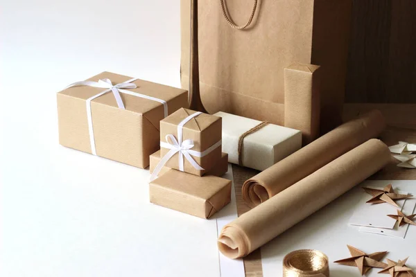 Navidad Composición Año Nuevo Con Cajas Regalo Decoradas Papel Embalaje — Foto de Stock