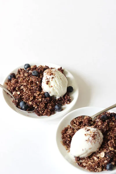 Freshly Made Granola Served Vanilla Ice Cream Blueberries Homemade Dessert — Stockfoto