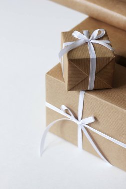 Minimal Business Brand, Paketleme Tasarım Şablonu. Noel Tatil Hediyeleri Kapanışı.