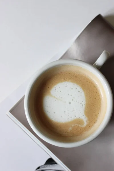 Minimal Fashion Design Mockup Dengan Coffee Fashion Magazine Cappuccino Dengan — Stok Foto