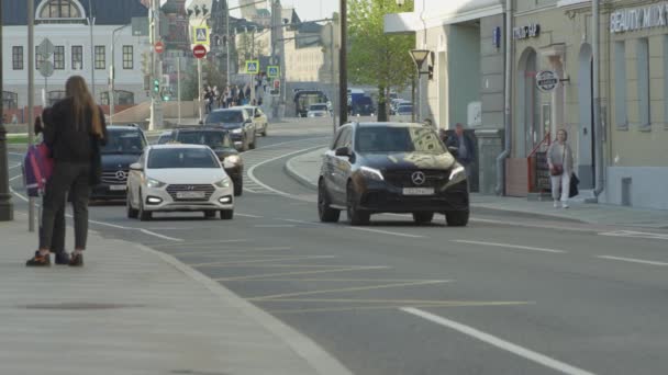 Moscow City Kremlin Road Big Amount Cars Motorcycle First Plan — Video