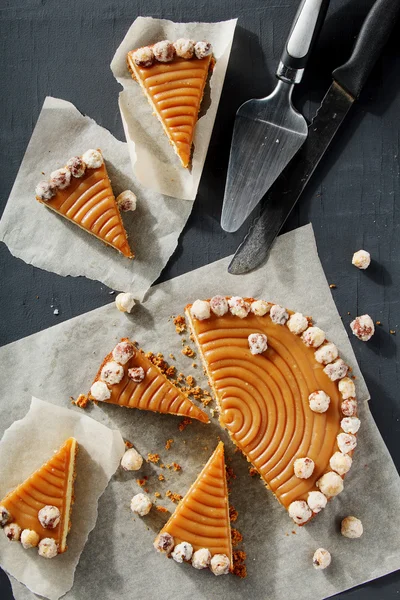 Homemade pie with nuts and caramel — Stock Photo, Image