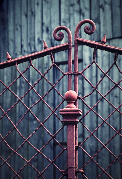 Detail van een oude ijzeren hek — Stockfoto