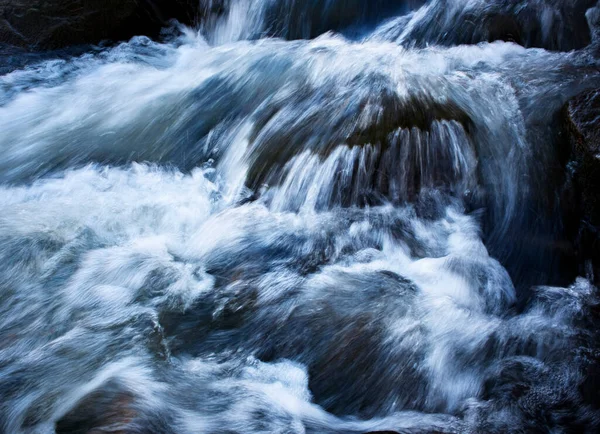 Příroda Voda Pozadí Detail Divokém Proudu — Stock fotografie