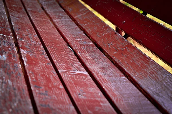 Detail van een houten bankjes in het park — Stockfoto