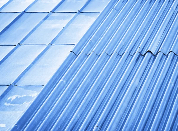Two types of metal roofs — Stock Photo, Image