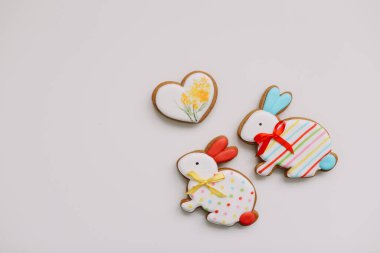 Paskalya tavşanı şeklinde zencefilli çörek.